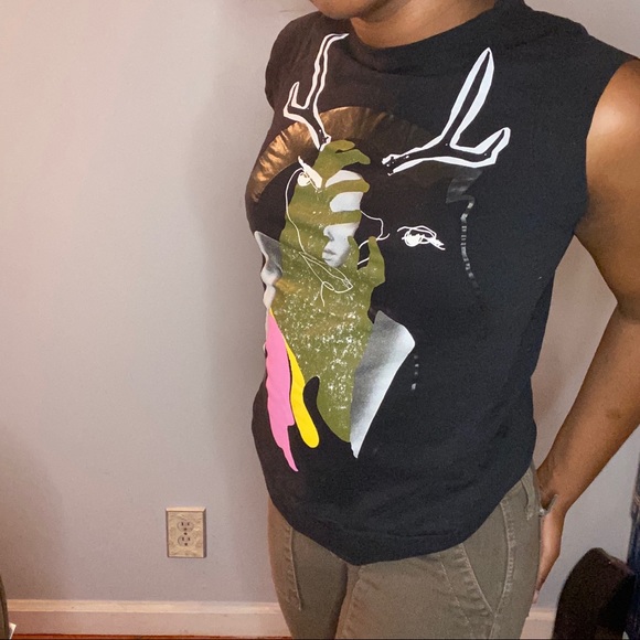 Abstract Muscle Top - Picture 3 of 3